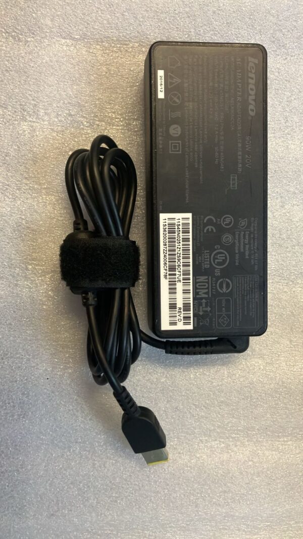 Cargador Lenovo 90W  Original