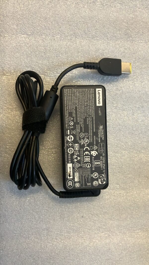 Cargador Lenovo 45W Original - Imagen 2